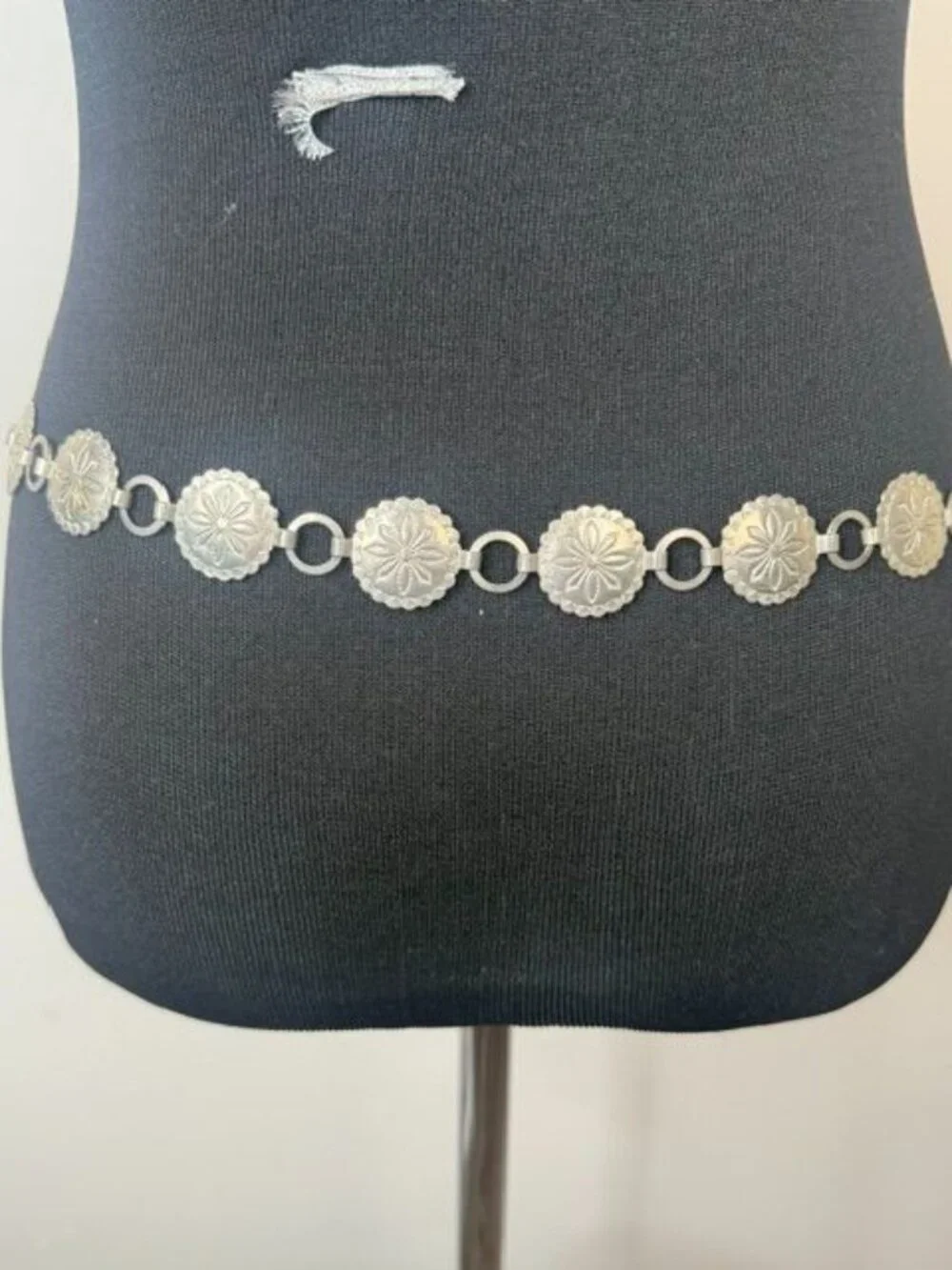 Vintage Silver Tone Linked Floral Concho Disc Medallion Metal Belt